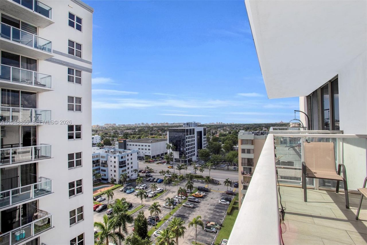 5091 NW 7th St , Unit TS-11, Miami, FL 33126 Photo