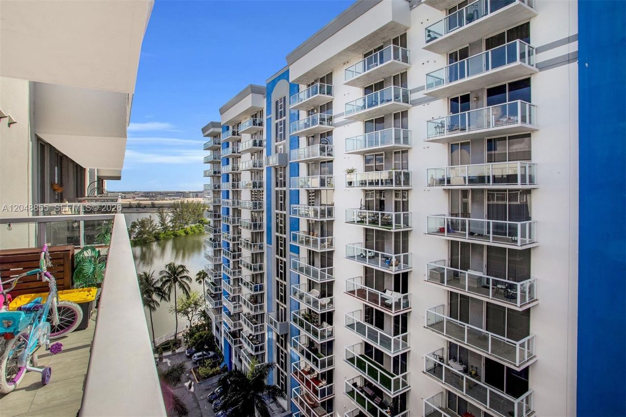 5091 NW 7th St , Unit TS-11, Miami, FL 33126 Photo