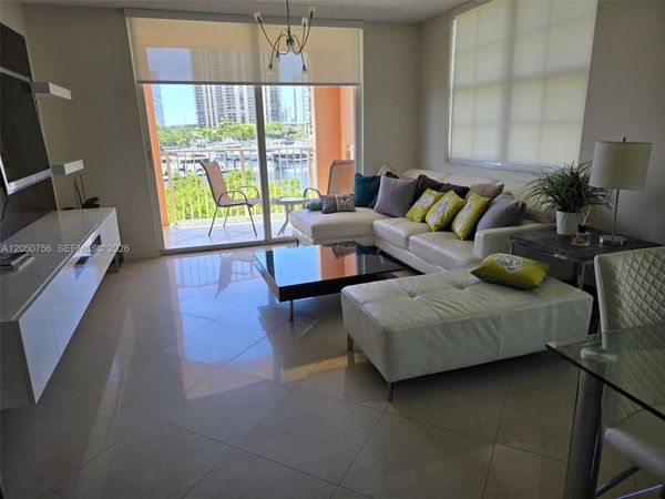 19999 E Country Club Dr , Unit 1407, Aventura, FL 33180