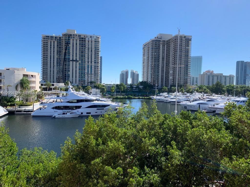 19999 E Country Club Dr , Unit 1407, Aventura, FL 33180 Photo