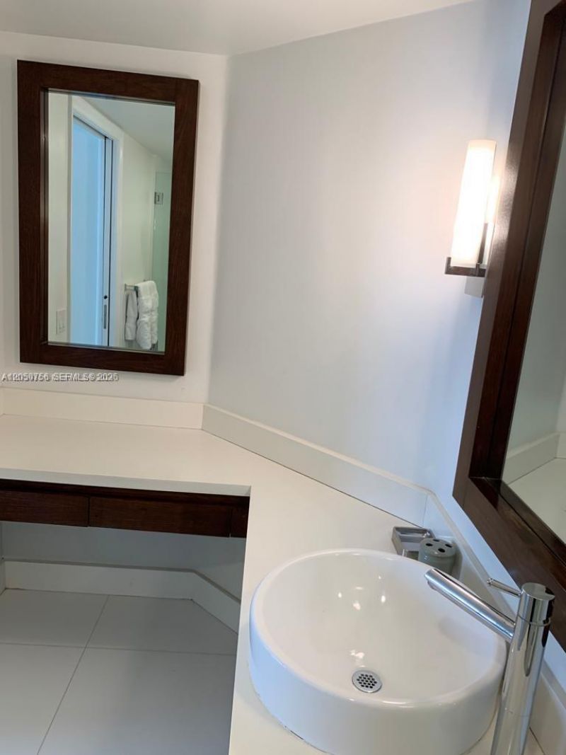 19999 E Country Club Dr , Unit 1407, Aventura, FL 33180 Photo