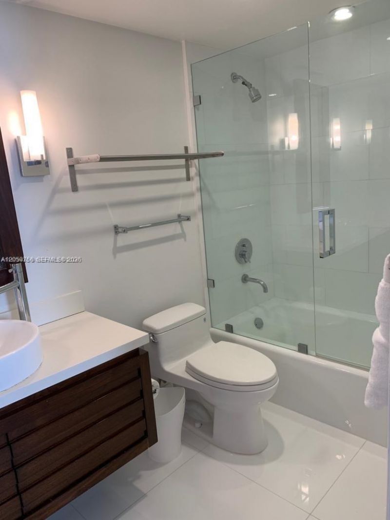 19999 E Country Club Dr , Unit 1407, Aventura, FL 33180 Photo