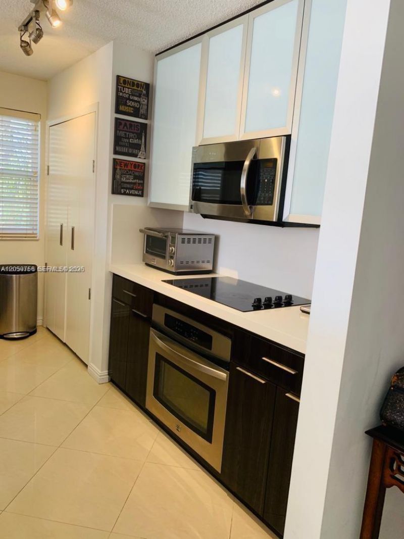 19999 E Country Club Dr , Unit 1407, Aventura, FL 33180 Photo