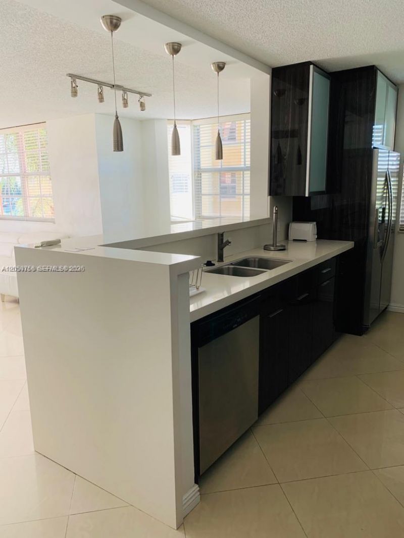 19999 E Country Club Dr , Unit 1407, Aventura, FL 33180 Photo