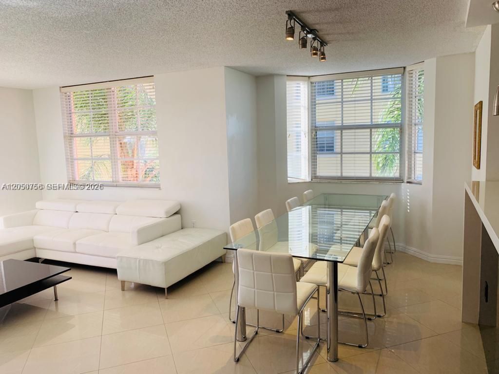 19999 E Country Club Dr , Unit 1407, Aventura, FL 33180 Photo