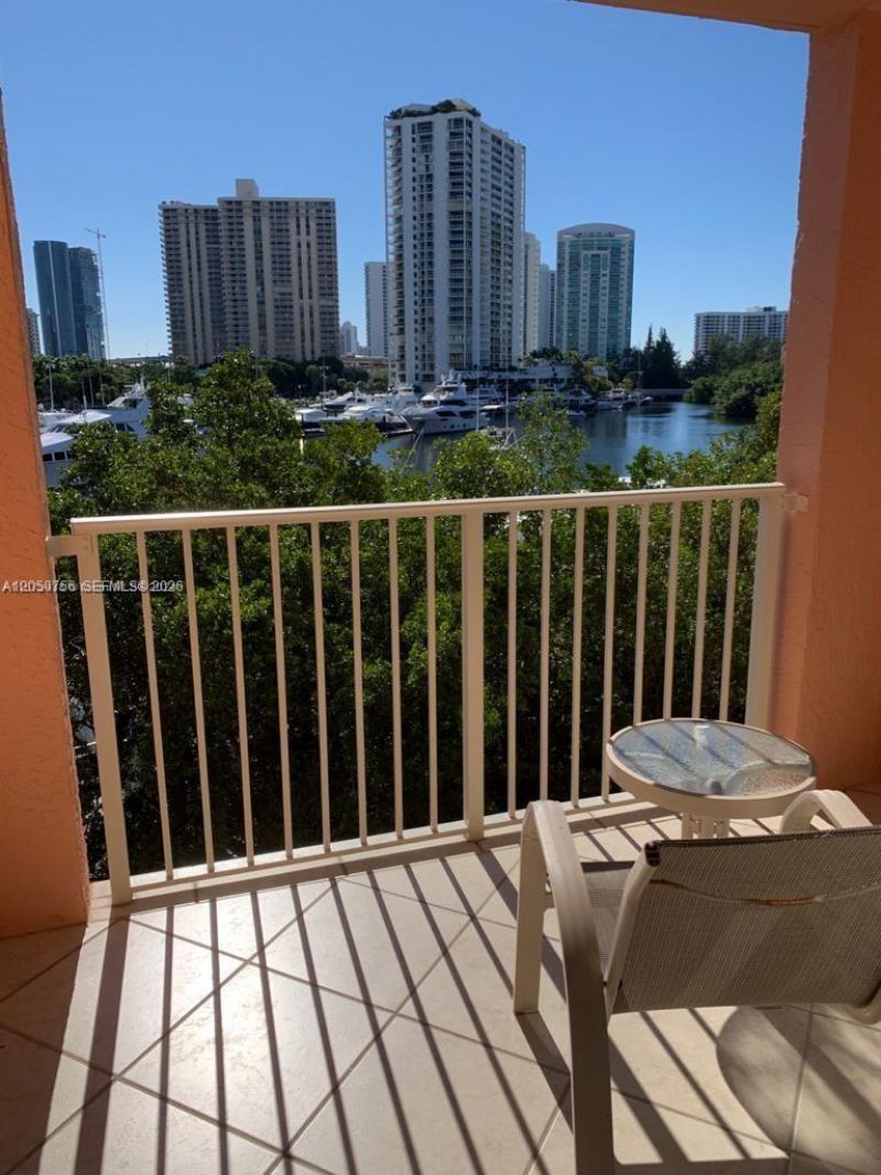 19999 E Country Club Dr , Unit 1407, Aventura, FL 33180 Photo