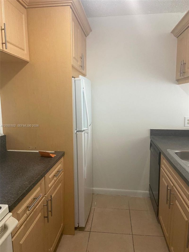 3231 NW 103rd Ter , Unit 208-C, Coral Springs, FL 33065 Photo