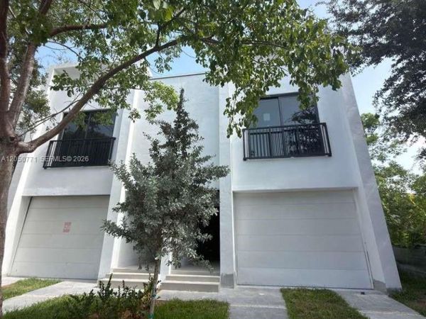138 NW 33rd St, Miami, FL 33127