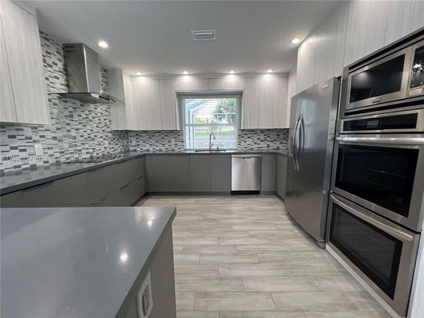 1405 N 46th Ave , Hollywood, FL 33021