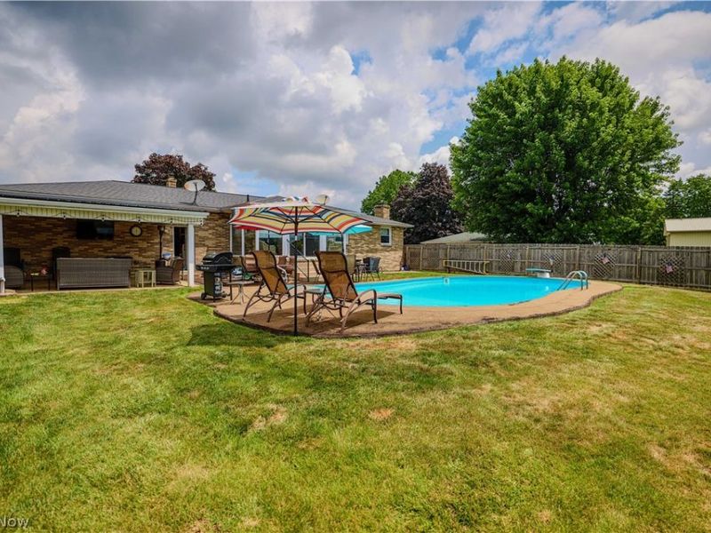 5244 Oakridge Drive, Louisville, OH 44641 Photo 10