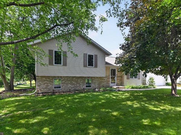903 Crysta Trail, Cottage Grove, WI 53527