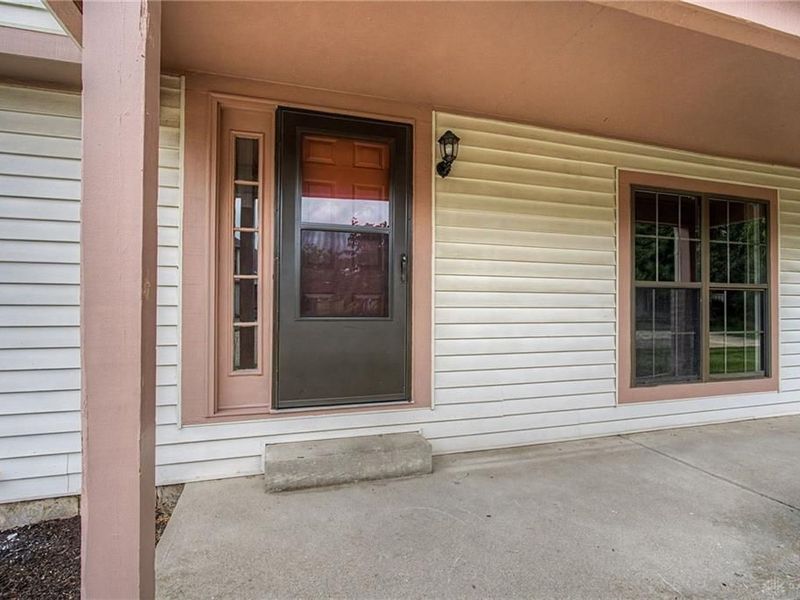 1390 Sanzon Drive, Fairborn, OH 45324 Photo 4