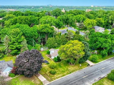 987 Chippewa Avenue, Mendota Heights, MN 55118