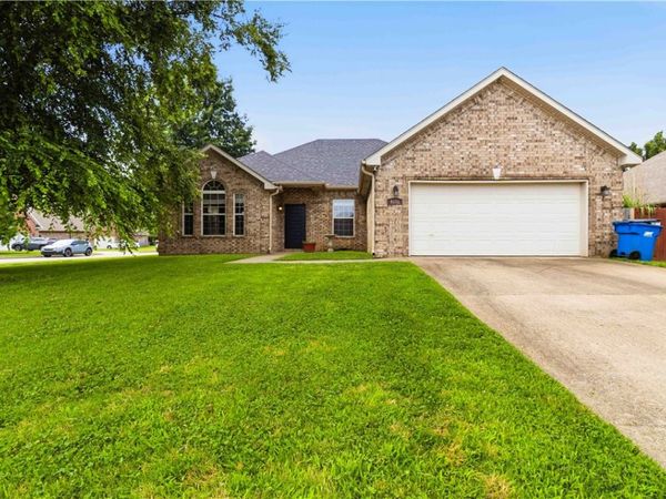 4101 SW Slate Lane, Bentonville, AR 72712
