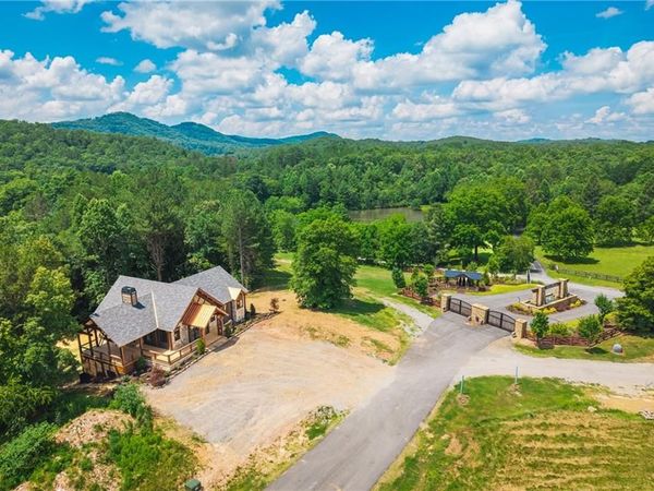 42 Waterstone Way , Mineral Bluff, GA 30559
