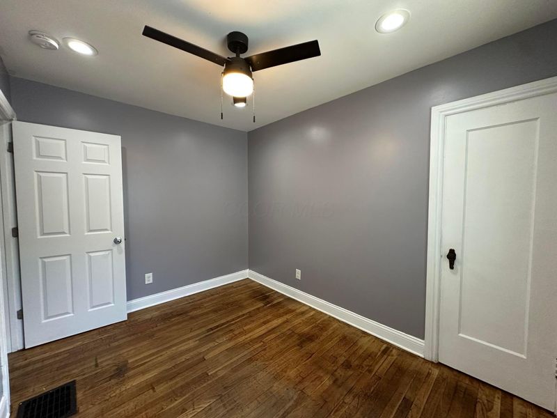 2515 PARKWOOD Avenue, Columbus, OH 43211 Photo 21