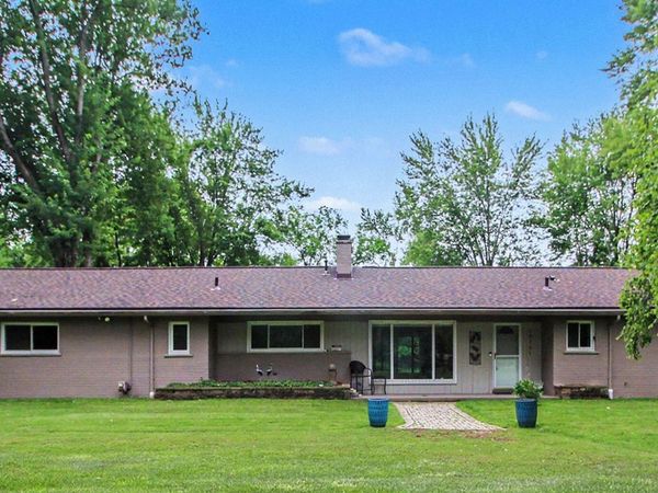 20761 W 13 Mile Road, Beverly Hills, MI 48025
