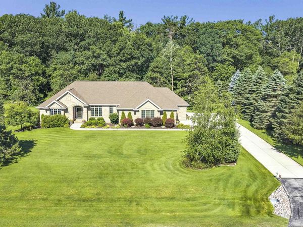 2253 TUMBLEWEED TRAIL, Suamico, WI 54313