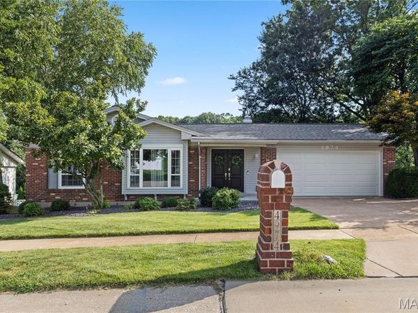 4974 Brookton Way , St Louis, MO 63128