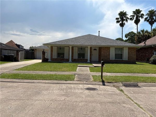 7810 EXETER Street, New Orleans, LA 70126
