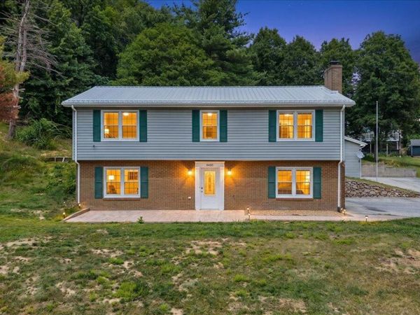 6408 Orchard View LN , Roanoke, VA 24018