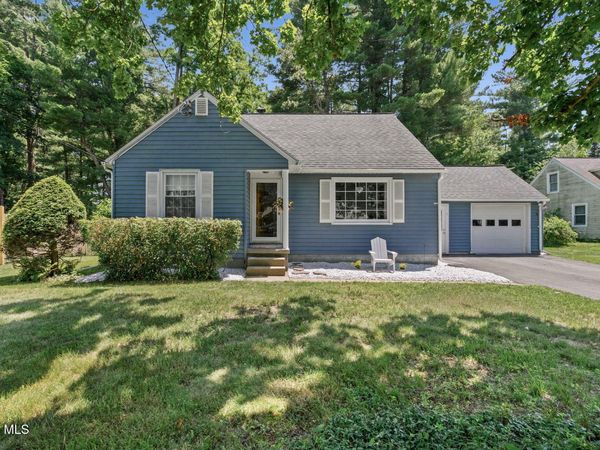 7 Pinewood Road, Guilderland, NY 12084