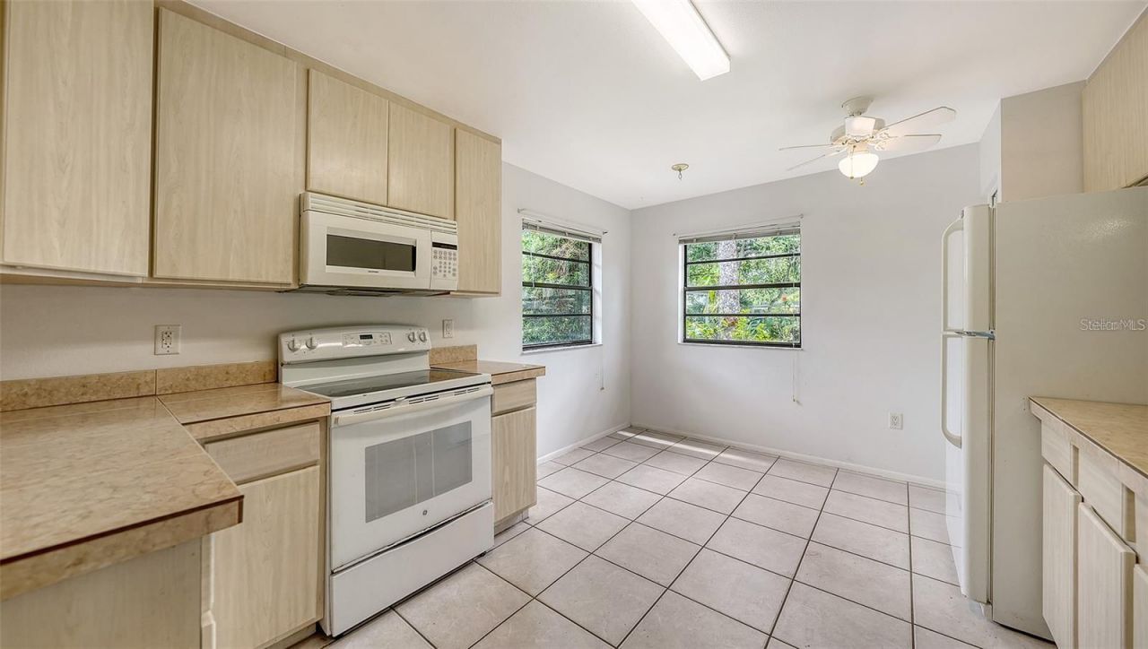 5010 Barrington Circle , Unit 2001, Sarasota, FL 34234 Photo