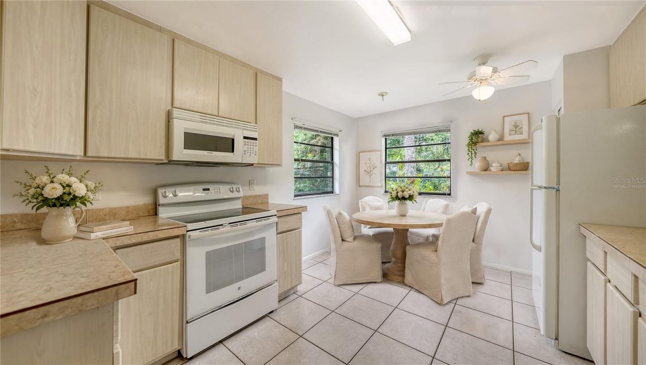 5010 Barrington Circle , Unit 2001, Sarasota, FL 34234 Photo