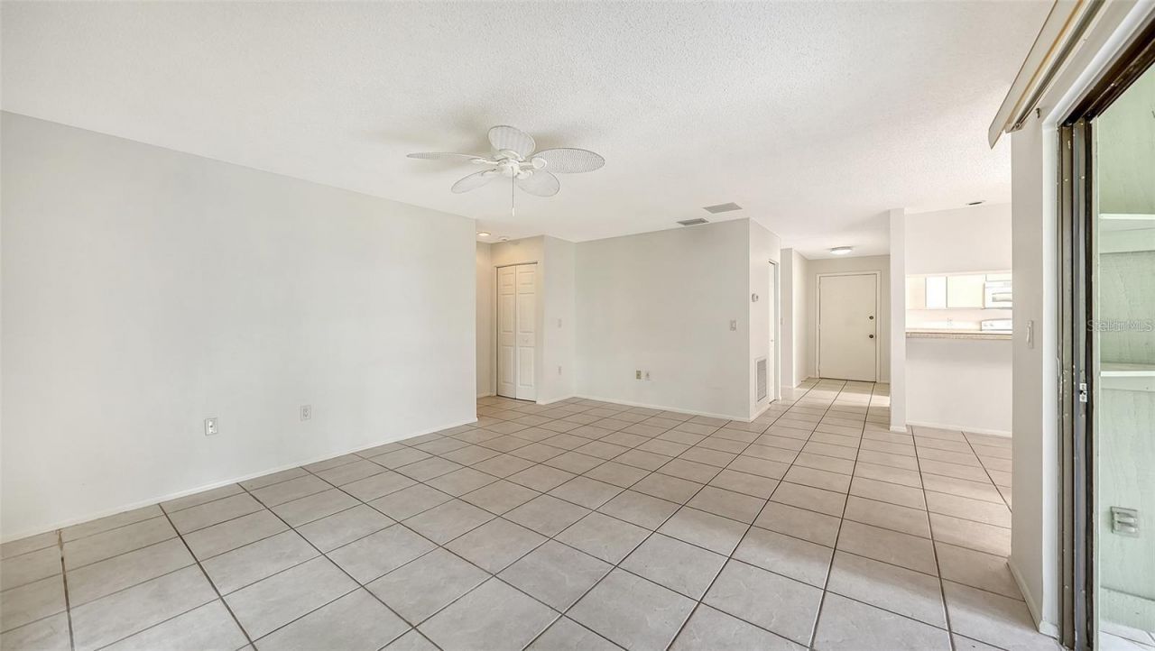 5010 Barrington Circle , Unit 2001, Sarasota, FL 34234 Photo