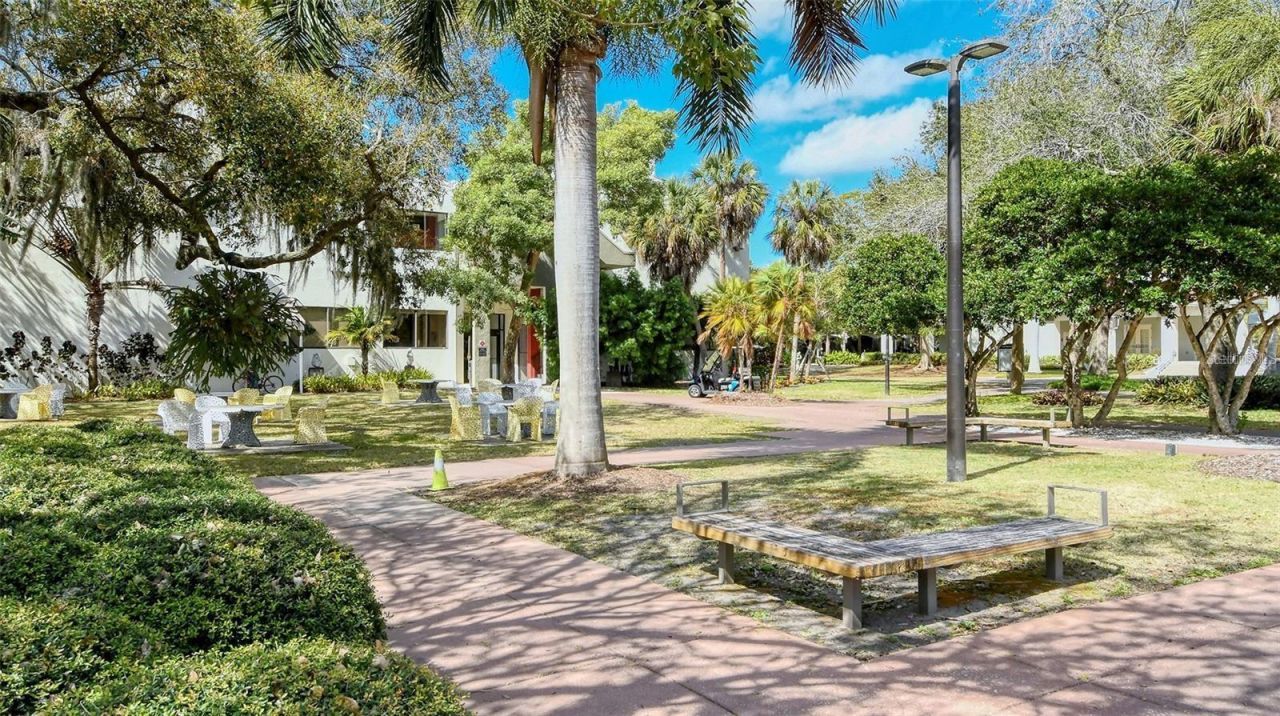 5010 Barrington Circle , Unit 2001, Sarasota, FL 34234 Photo