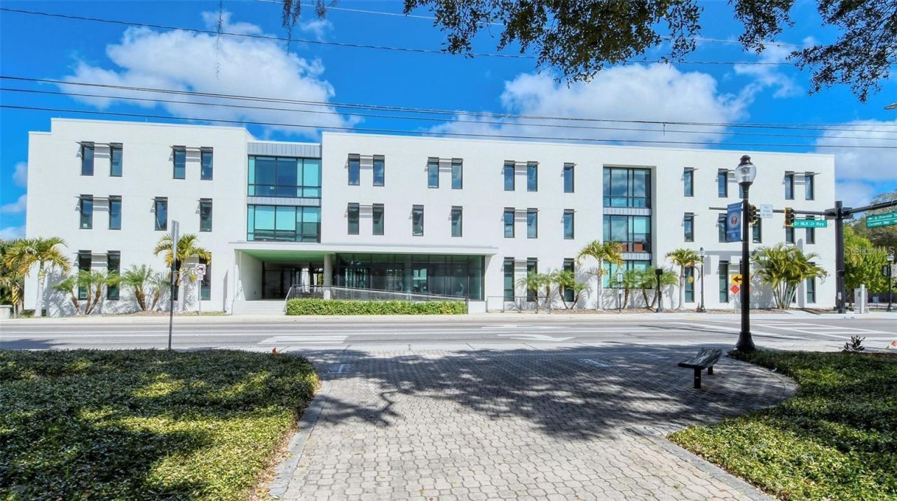 5010 Barrington Circle , Unit 2001, Sarasota, FL 34234 Photo