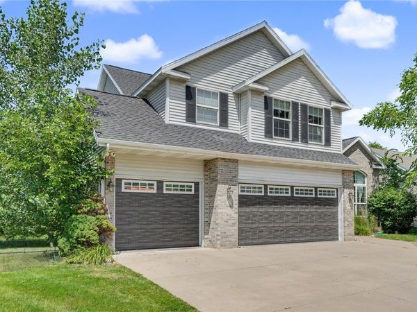 310 Teakwood Lane NE, Cedar Rapids, IA 52402