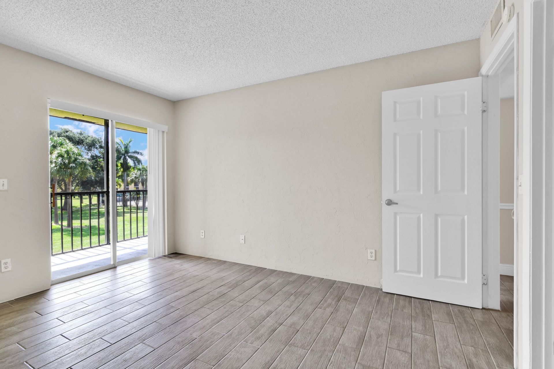 414 Meadows Circle, Boynton Beach, FL 33436 Photo