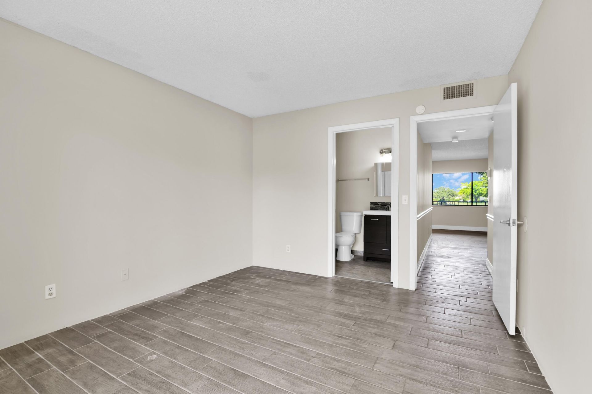 414 Meadows Circle, Boynton Beach, FL 33436 Photo