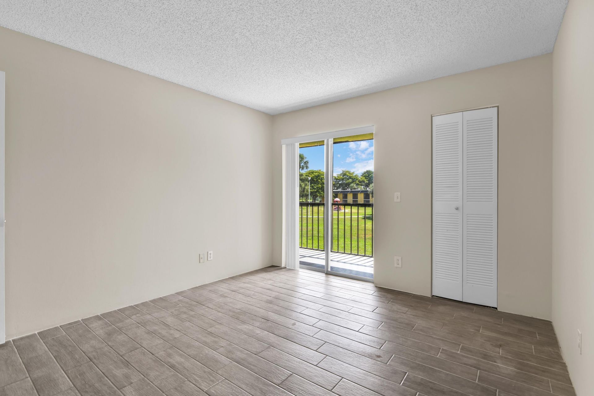 414 Meadows Circle, Boynton Beach, FL 33436 Photo