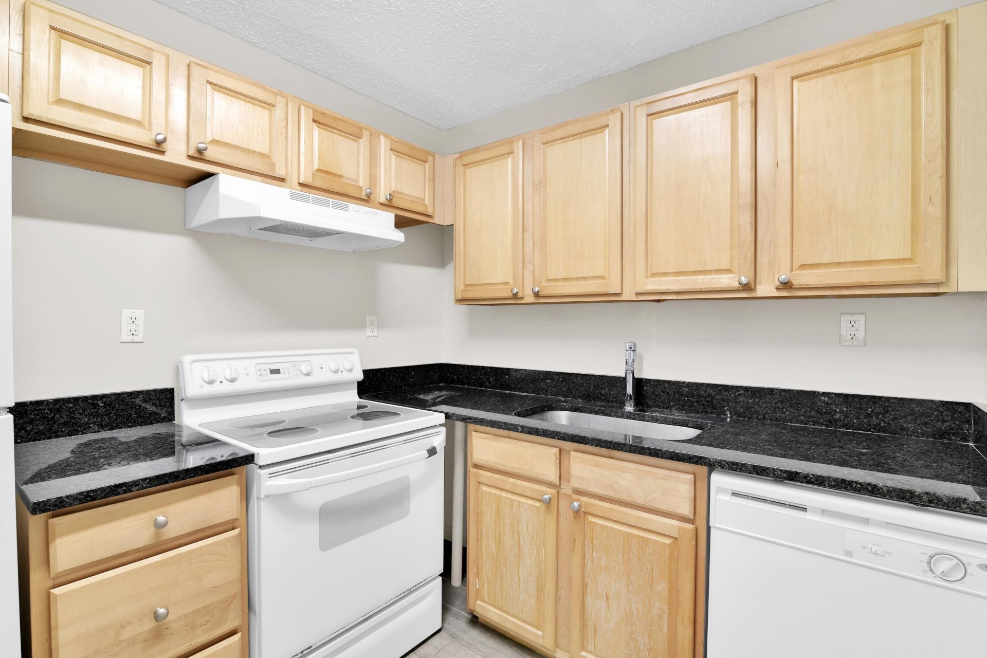 414 Meadows Circle, Boynton Beach, FL 33436 Photo