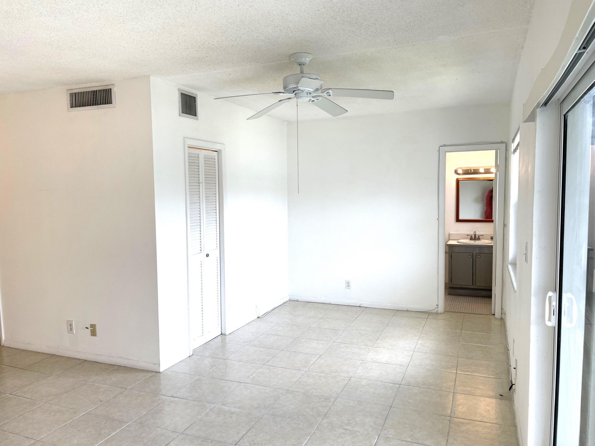 5501 NW 2nd Avenue, Unit 313, Boca Raton, FL 33487 Photo