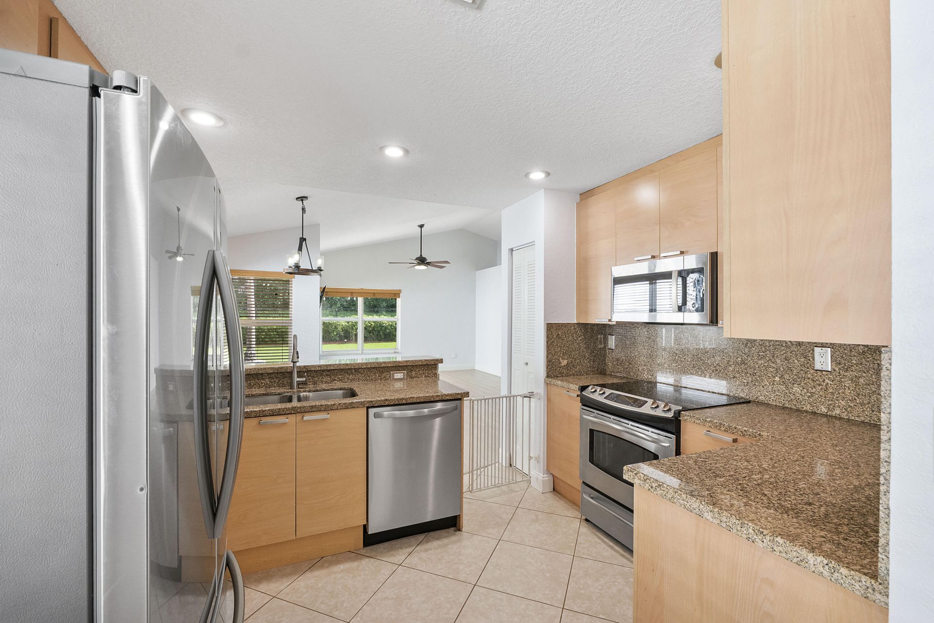 8821 Lake Park Circle N, Davie, FL 33328 Photo