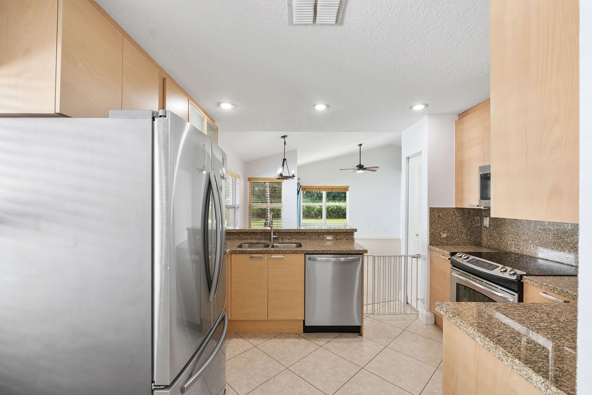 8821 Lake Park Circle N, Davie, FL 33328 Photo