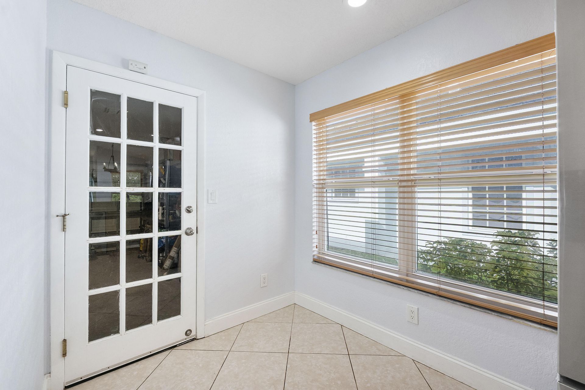 8821 Lake Park Circle N, Davie, FL 33328 Photo