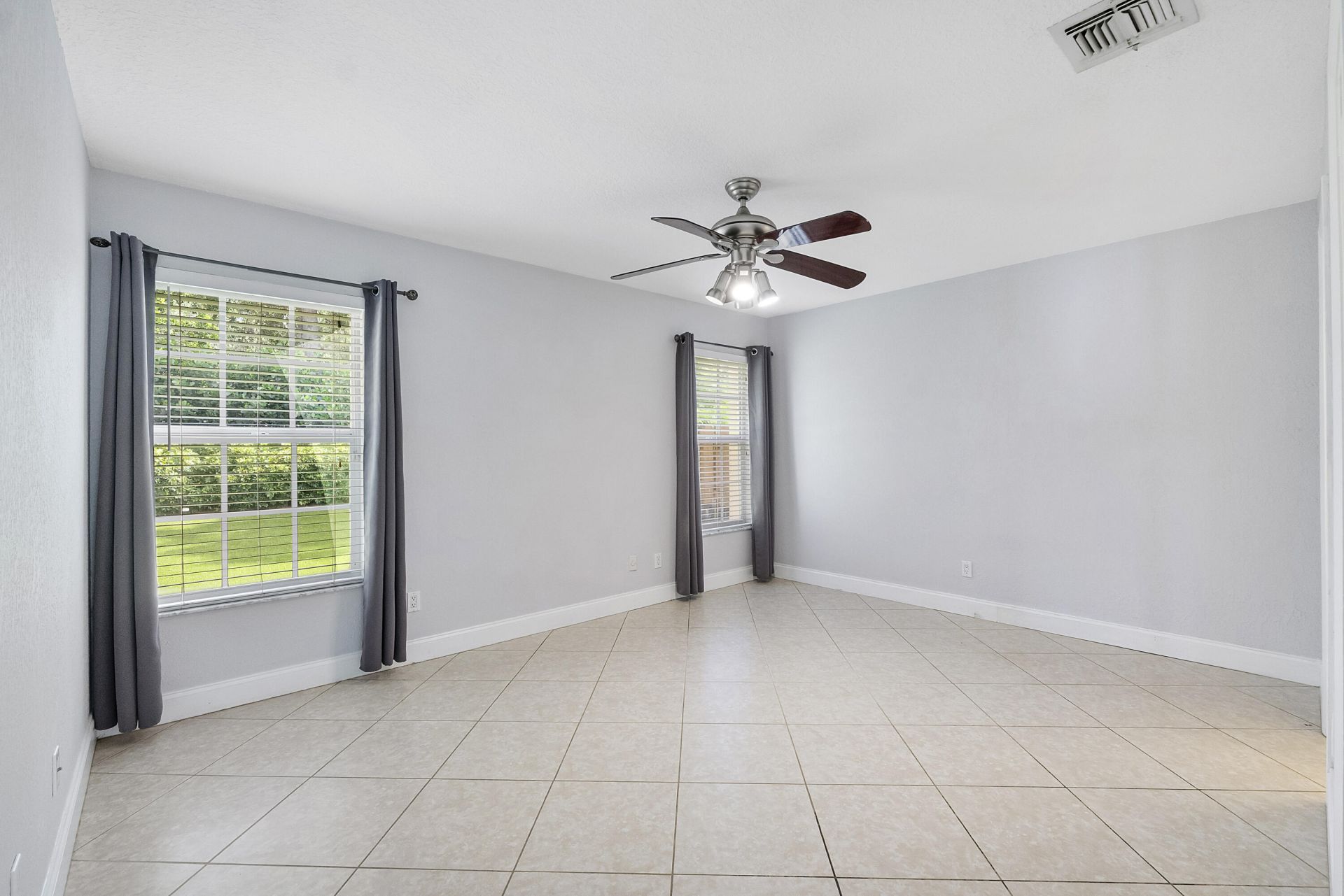 8821 Lake Park Circle N, Davie, FL 33328 Photo