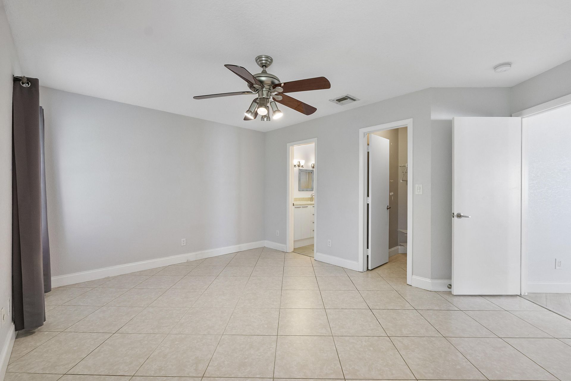 8821 Lake Park Circle N, Davie, FL 33328 Photo