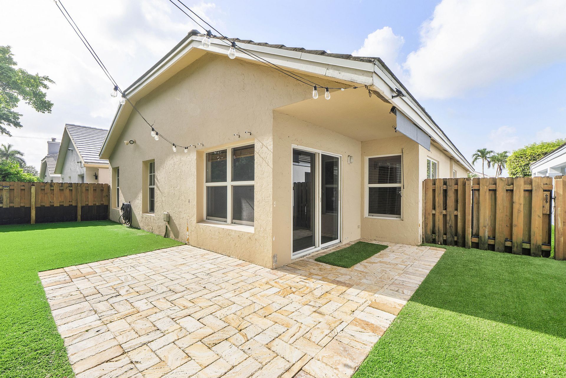 8821 Lake Park Circle N, Davie, FL 33328 Photo