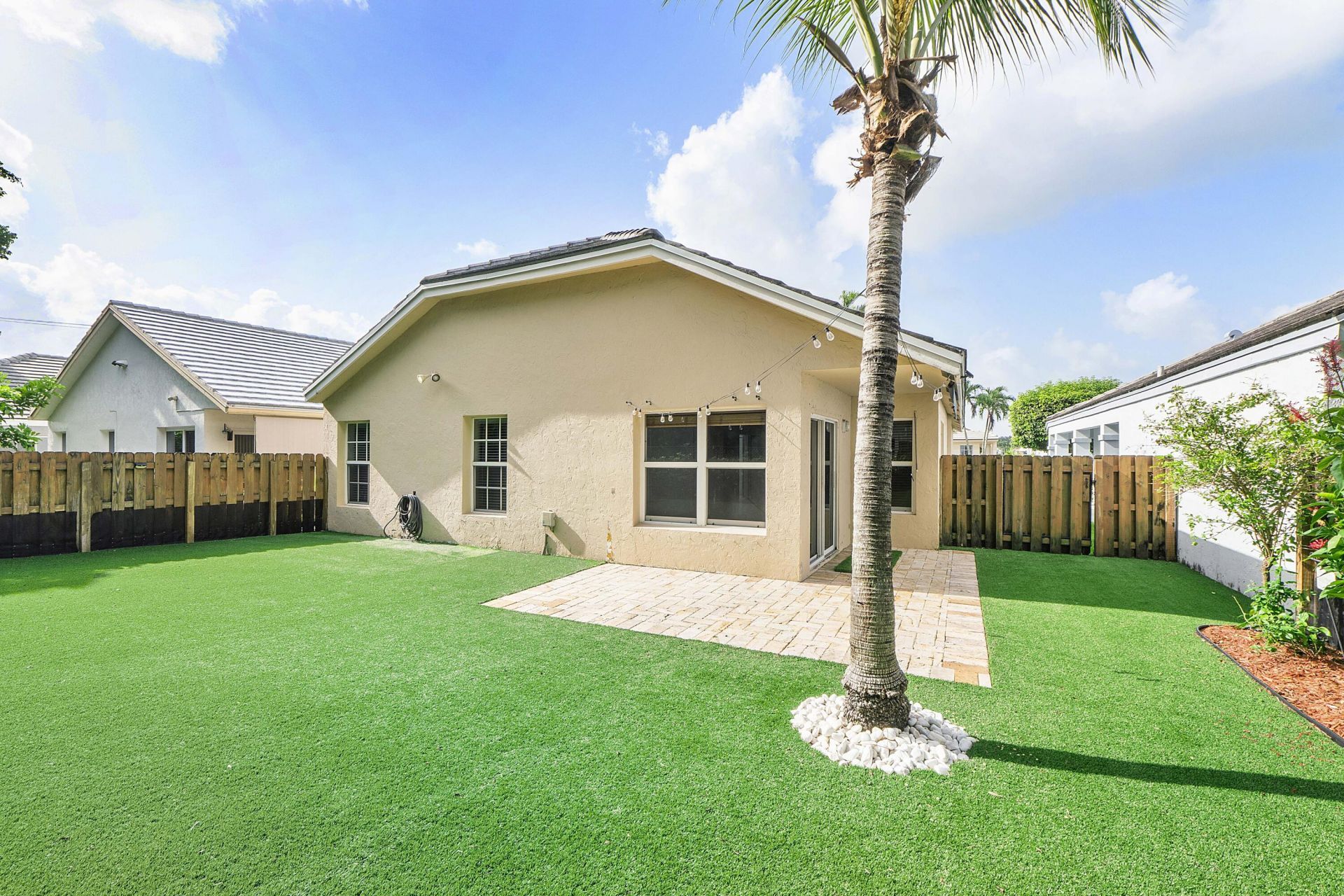8821 Lake Park Circle N, Davie, FL 33328 Photo