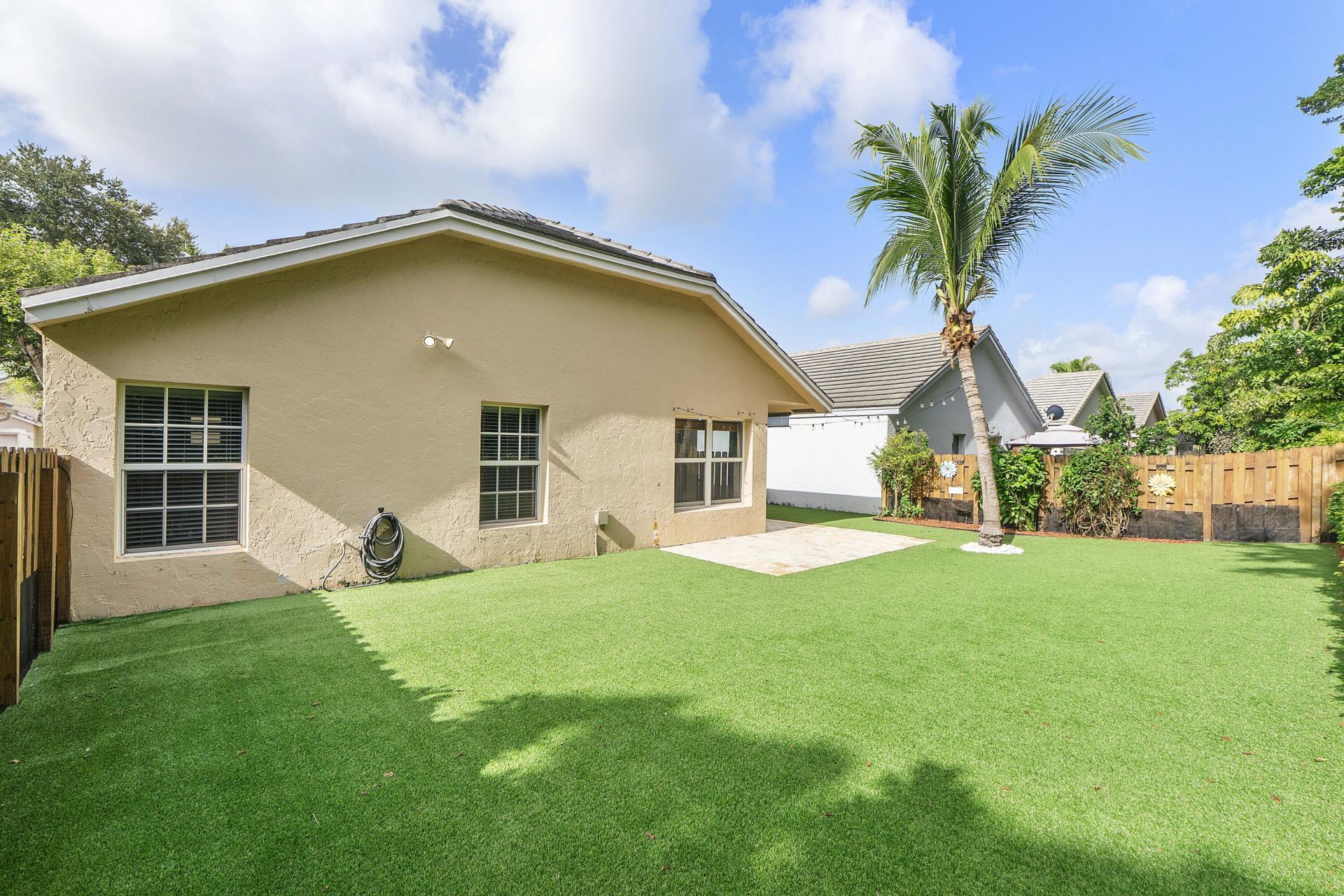 8821 Lake Park Circle N, Davie, FL 33328 Photo