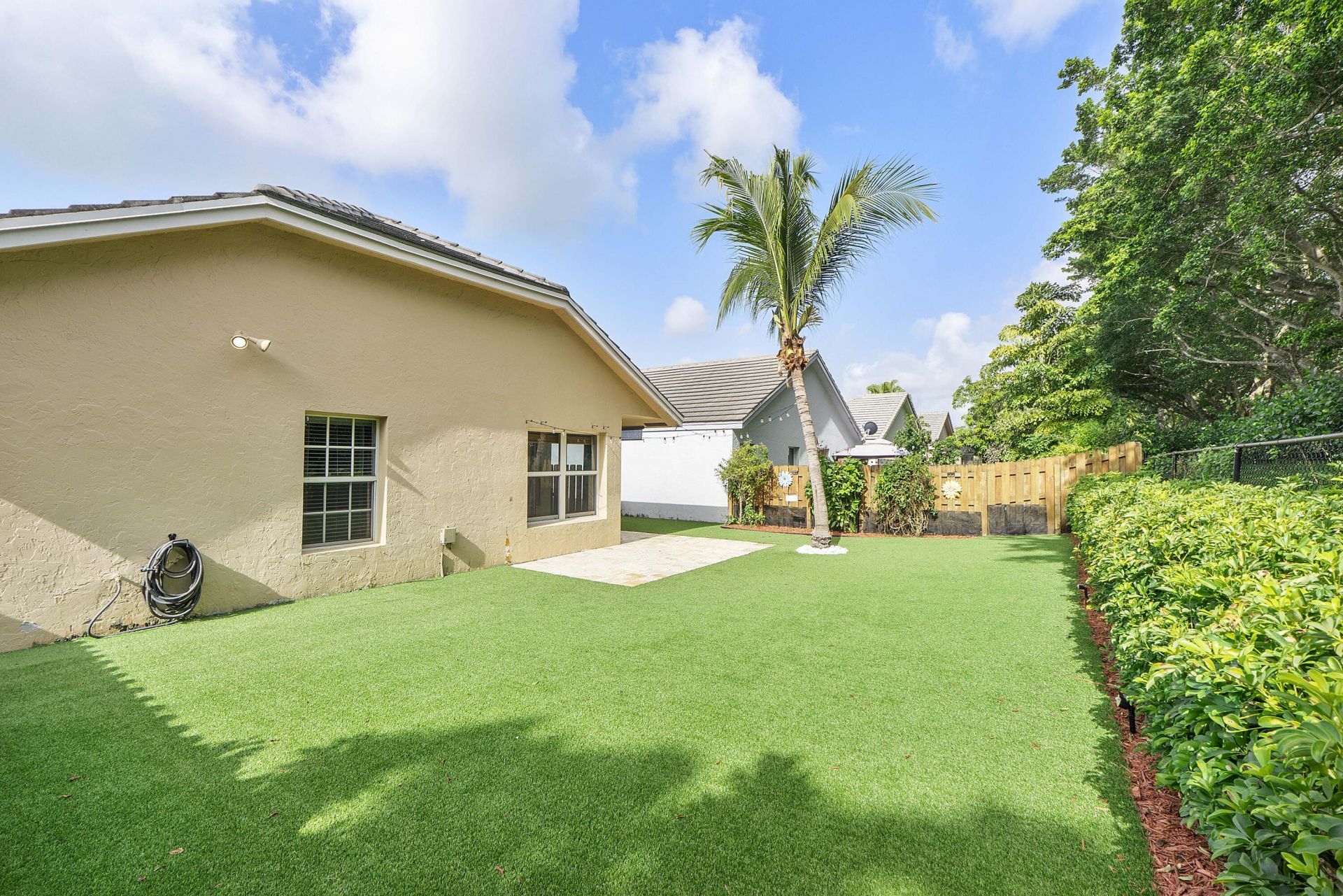 8821 Lake Park Circle N, Davie, FL 33328 Photo