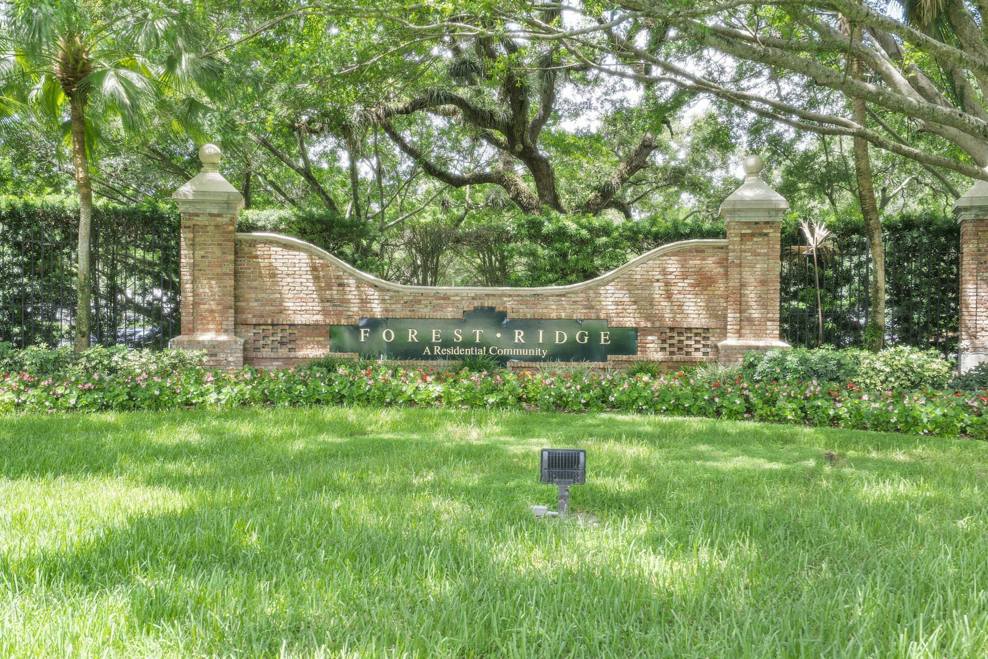8821 Lake Park Circle N, Davie, FL 33328 Photo