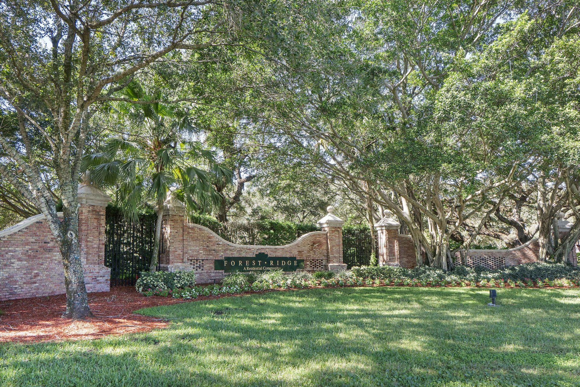 8821 Lake Park Circle N, Davie, FL 33328 Photo