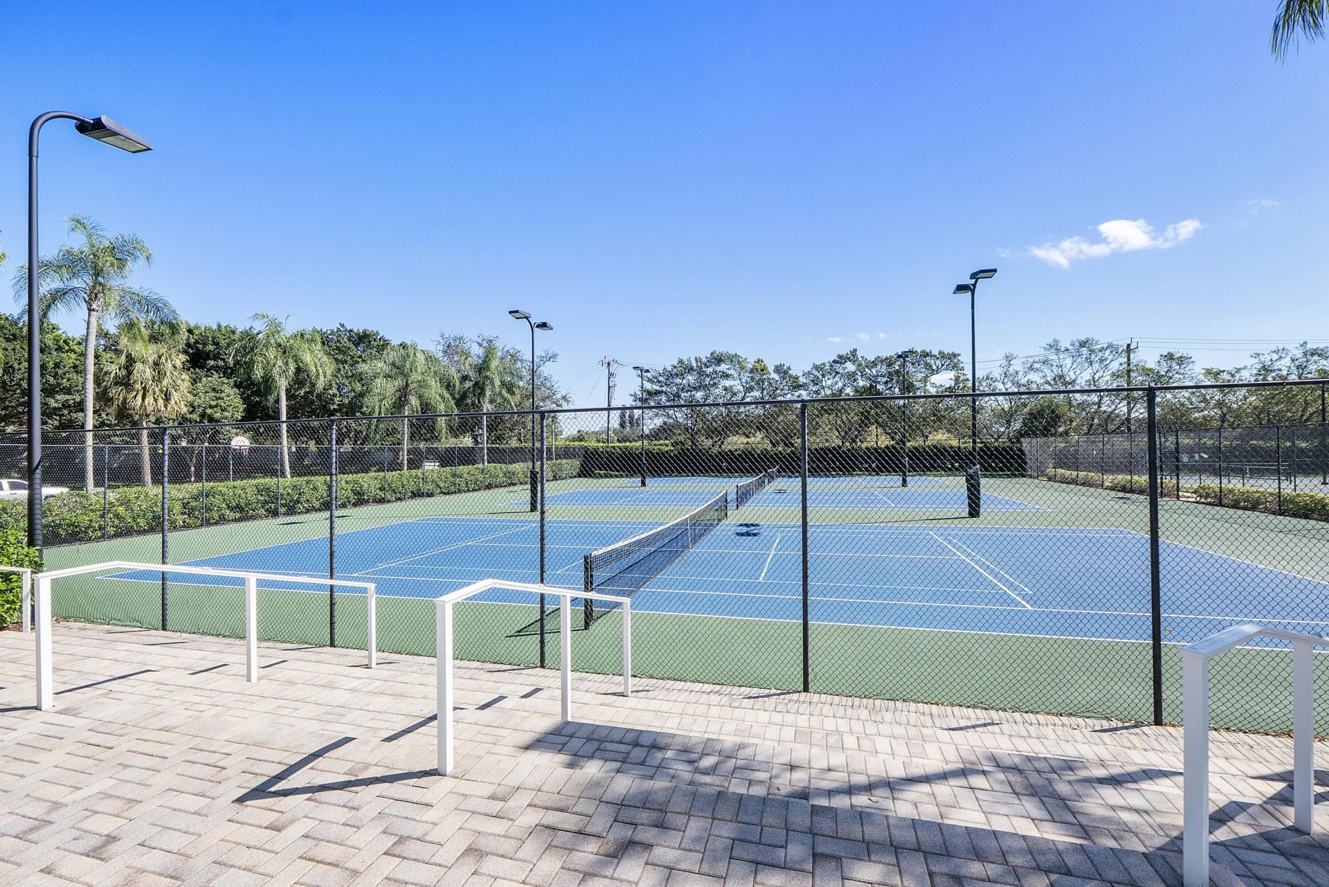 8821 Lake Park Circle N, Davie, FL 33328 Photo