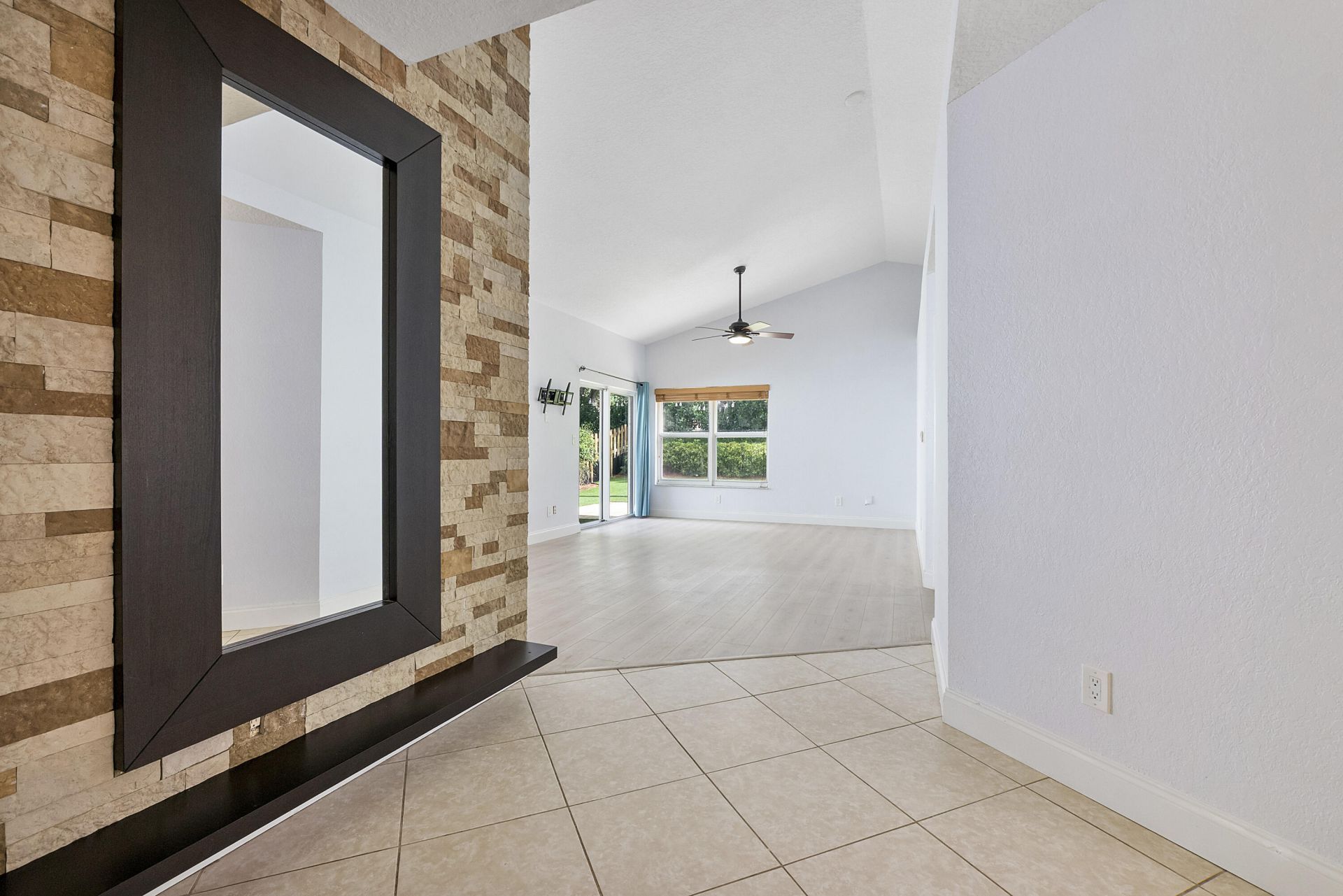 8821 Lake Park Circle N, Davie, FL 33328 Photo